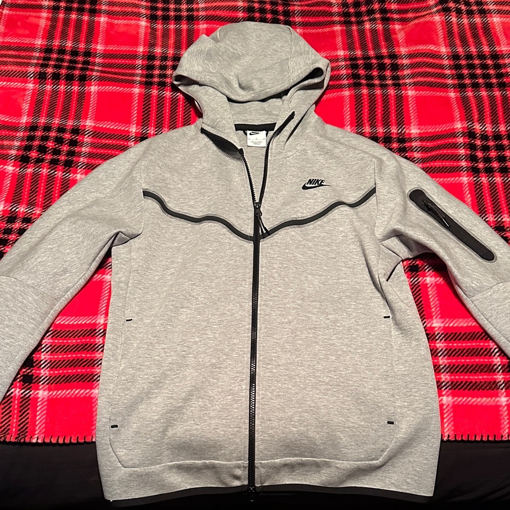 Nike Tech